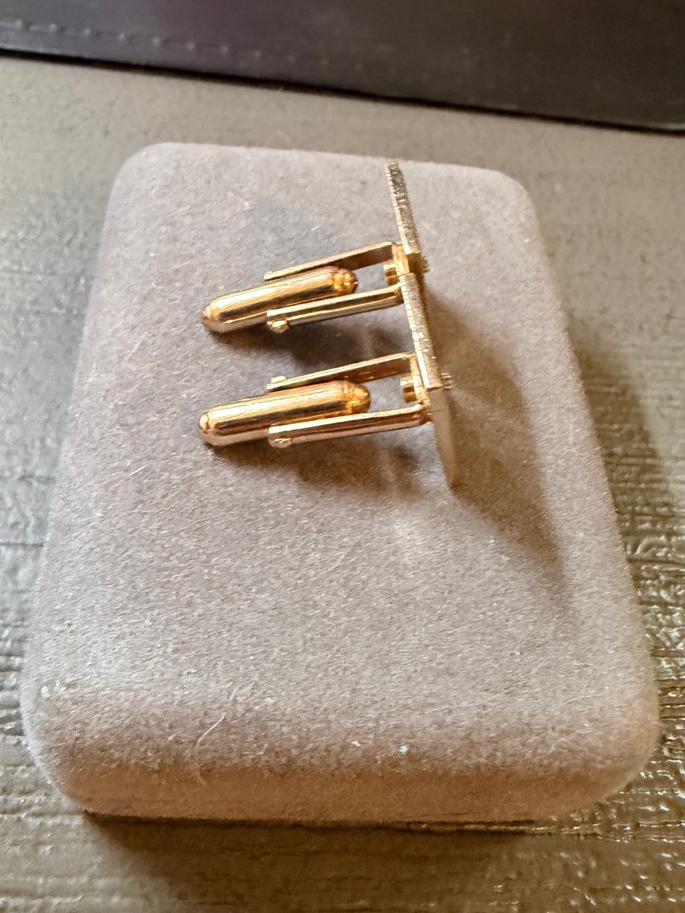 Vintage Brushed Gold Tone Rectangular Cufflinks with Diamond Shaped Inlay Detail - Picture 4 of 6